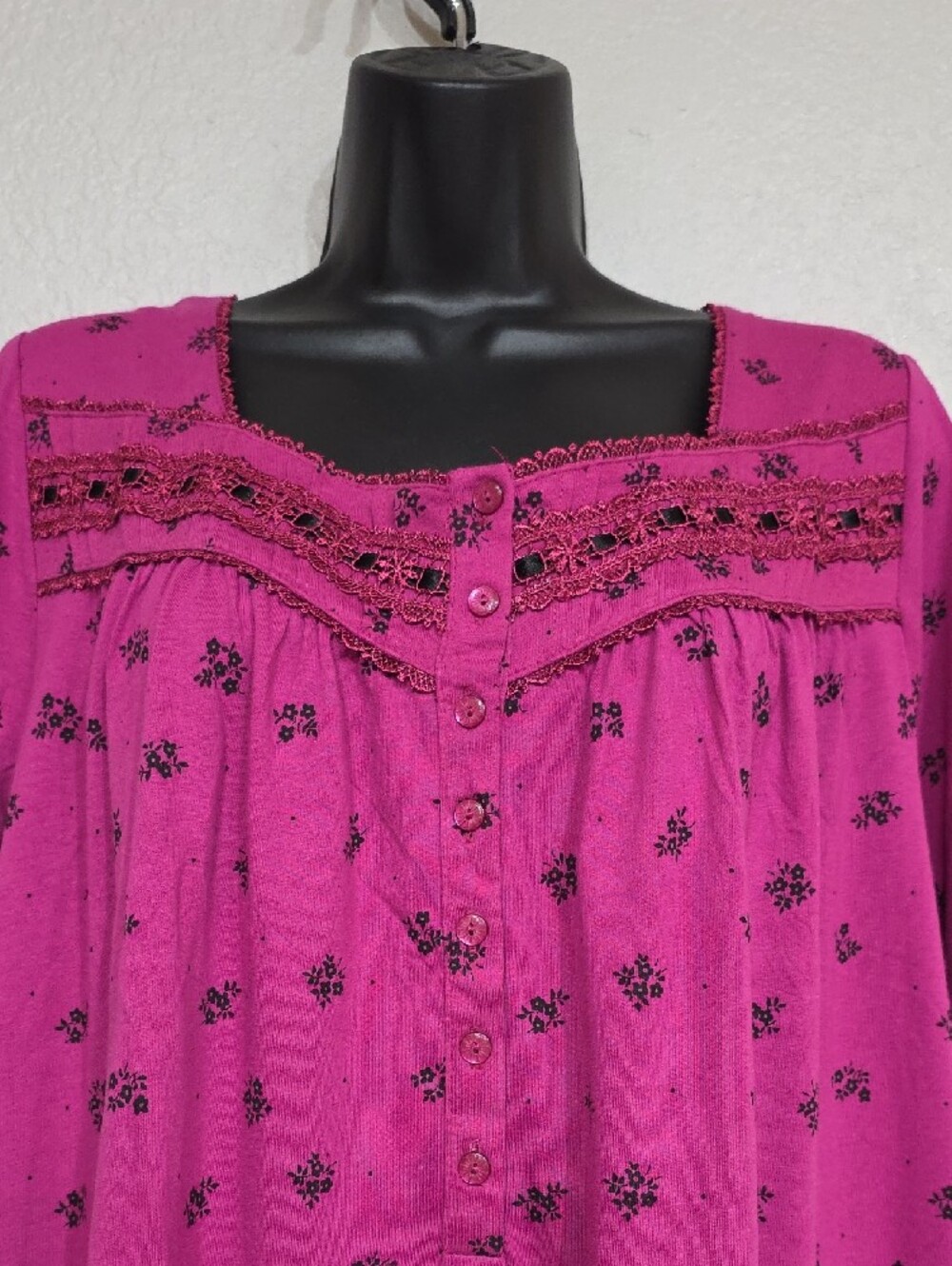 Croft & Barrow | NWT Women's Fuchsia Lace Ribbon Yoke Loungewear Nightgown Sz 1X - Picture 2 of 8